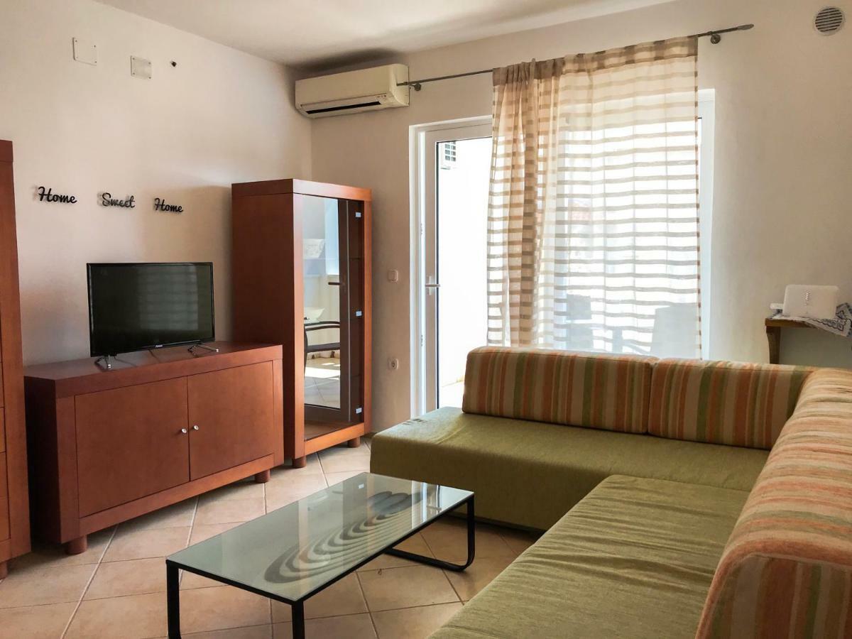 Mr. Hall Apartments Barbat na Rabu Exterior foto